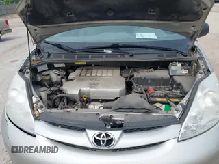 2008 Toyota Sienna CE z VIN 5TDZK23C98S155772, wystawiony jako IAAI lot #42490999 z przebiegiem 199 004 mil mil oraz . Historia ofert i sprzedaży dostępna na DreamBid. Obrazek 10.