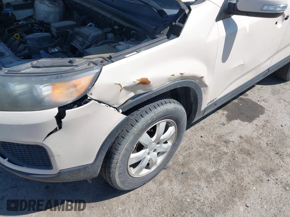 2011 Kia Sorento LX with VIN 5XYKTCA17BG072688, listed as a IAAI auction lot 41903687 with 222,025 mi miles and . Bid and sale history available at DreamBid. Image 6.