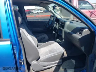 2001 Isuzu Rodeo S with VIN 4S2CK58W014315005, listed as a IAAI auction lot 41880618 with 147,384 mi miles. Bid and sale history available at carsss.com. Image 5.