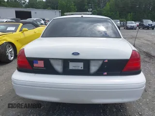 2005 Ford Police Interceptor с VIN 2FAHP71W95X137155, выставлен на аукционе IAAI как лот 42375960 с пробегом 117 866 миль миль и . История ставок и продаж доступна на DreamBid. Изображение 15.