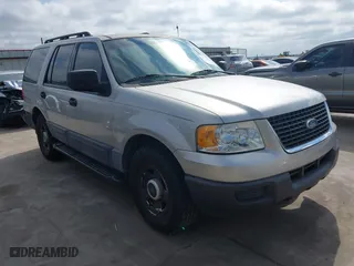 2004 Ford Expedition XLS with VIN 1FMRU13W64LB51765, listed as a IAAI auction lot 41760670 with 84,333 mi miles. Bid and sale history available at carsss.com. Image 1.