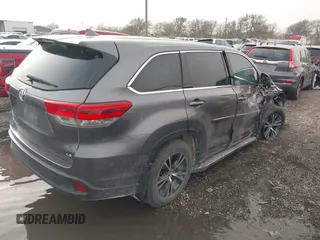 2018 Toyota Highlander LE with VIN 5TDZZRFH0JS249069, listed as a IAAI auction lot 41710956 with 83,598 mi miles and . Bid and sale history available at DreamBid. Image 4.