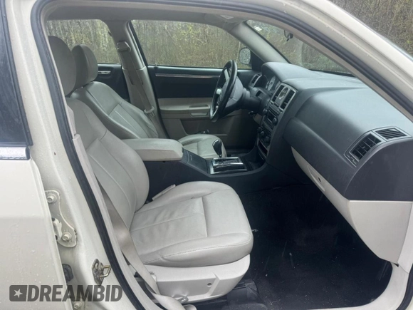 2005 Chrysler 300 Touring AWD with VIN 2C3JK53G05H695222, listed as a Copart auction lot 56255795 with Not Provided miles and Clean Title. Bid and sale history available at DreamBid. Image 5.