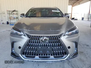 2024 Lexus NX 250 Premium z VIN 2T2GDCAZ9RC013295, wystawiony jako Copart lot #41406615 z przebiegiem Nie podano mil oraz Szkoda całkowita • Salvage title. Historia ofert i sprzedaży dostępna na DreamBid. Obrazek 5.