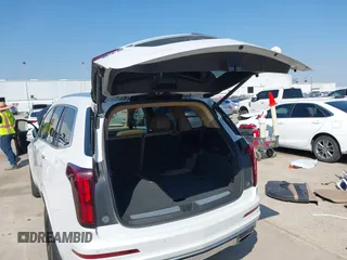 2020 Cadillac XT6 FWD Premium Luxury z VIN 1GYKPERS1LZ103976, wystawiony jako IAAI lot #41679005 z przebiegiem 57 249 mil mil oraz . Historia ofert i sprzedaży dostępna na DreamBid. Obrazek 18.