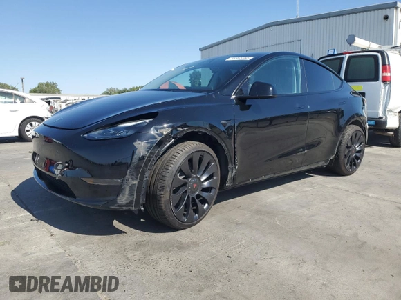 2023 Tesla Model Y Long Range z VIN 7SAYGAEE7PF859030, wystawiony jako Copart lot #58965185 z przebiegiem 18 421 mil mil oraz Czysty tytuł • Clean title. Historia ofert i sprzedaży dostępna na DreamBid. Obrazek 1.