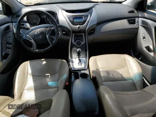 2013 Hyundai Elantra GLS z VIN KMHDH4AE1DU607918, wystawiony jako Copart lot #57078595 z przebiegiem 262 116 mil mil oraz Czysty tytuł • Clean title. Historia ofert i sprzedaży dostępna na DreamBid. Obrazek 8.