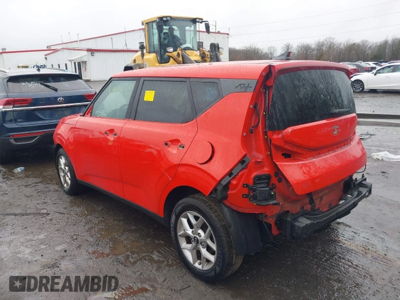 2020 Kia Soul LX with VIN KNDJ23AU5L7000718, listed as a IAAI auction lot 40811588 with 107,083 mi miles. Bid and sale history available at carsss.com. Image 3.