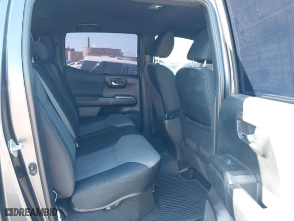 2021 Toyota Tacoma 4WD SR with VIN 3TMCZ5ANXMM447464, listed as a IAAI auction lot 41409203 with 39,390 mi miles. Bid and sale history available at carsss.com. Image 8.