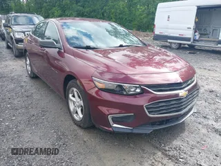 2016 Chevrolet Malibu LS z VIN 1G1ZB5ST8GF236255, wystawiony jako IAAI lot #42246635 z przebiegiem 119 942 mil mil oraz . Historia ofert i sprzedaży dostępna na DreamBid. Obrazek 1.
