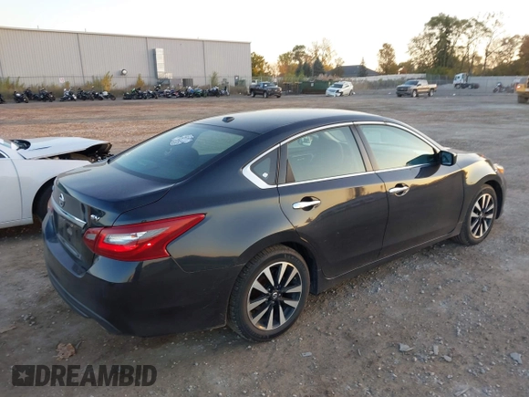 2018 Nissan Altima 2.5 S with VIN 1N4AL3AP0JC252006, listed as a IAAI auction lot 40632218 with 103,865 mi miles. Bid and sale history available at carsss.com. Image 4.