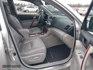 2012 Toyota Highlander Limited with VIN 5TDYK3EH6CS068298, listed as a IAAI auction lot 41407134 with 114,713 mi miles. Bid and sale history available at carsss.com. Image 5.
