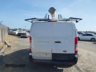 2023 Ford Transit Cargo z VIN 1FTYE1Y81PKB53926, wystawiony jako IAAI lot #42514906 z przebiegiem 52 410 mil mil oraz . Historia ofert i sprzedaży dostępna na DreamBid. Obrazek 16.