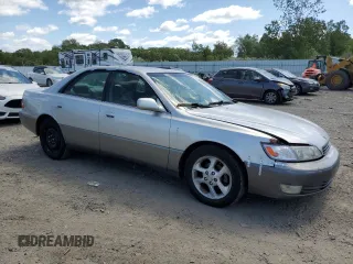 2000 Lexus ES 300 with VIN JT8BF28G0Y0255147, listed as a Copart auction lot 61464825 with 144,601 mi miles and Clean title. Bid and sale history available at DreamBid. Image 4.