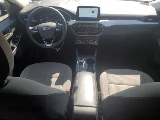 2022 Ford Escape SE with VIN 1FMCU9G64NUC01993, listed as a Copart auction lot 51331005 with 18,588 mi miles and Salvage title. Bid and sale history available at DreamBid. Image 8.
