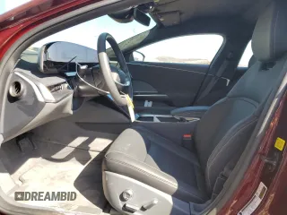 2024 Lucid Air Pure z VIN 50EA1PGA8RA001327, wystawiony jako Copart lot #74682774 z przebiegiem 3284 mil mil oraz Szkody całkowita. Historia ofert i sprzedaży dostępna na DreamBid. Obrazek 7.