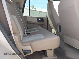 2005 Ford Expedition Special Service with VIN 1FMPU15595LA67565, listed as a IAAI auction lot 41723035 with 106,512 mi miles. Bid and sale history available at carsss.com. Image 8.