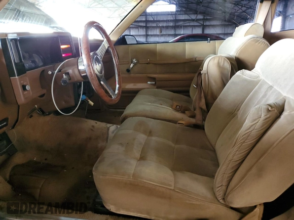 1987 Chevrolet Monte Carlo z VIN 1G1GZ11H6HR117922, wystawiony jako Copart lot #45329575 z przebiegiem 49 753 mil mil oraz Tytuł czysty. Historia ofert i sprzedaży dostępna na DreamBid. Obrazek 7.