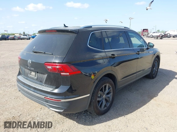 2024 Volkswagen Tiguan SE with VIN 3VVNB7AXXRM031028, listed as a IAAI auction lot 41832841 with 16,170 mi miles and . Bid and sale history available at DreamBid. Image 4.