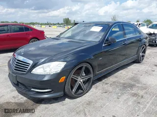 2012 Mercedes-Benz S-Class S 550 with VIN WDDNG9EB6CA432600, listed as a IAAI auction lot 41932873 with 98,117 mi miles. Bid and sale history available at carsss.com. Image 17.