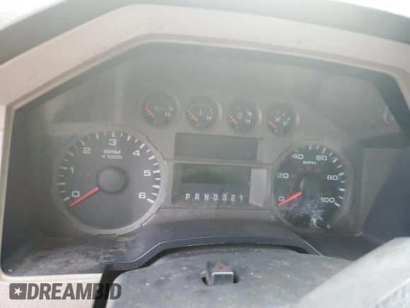 2008 Ford F-250 XL z VIN 1FTSX20518EA70245, wystawiony jako Copart lot #74318494 z przebiegiem Nie podano mil oraz Nie do naprawy • Non repairable. Historia ofert i sprzedaży dostępna na DreamBid. Obrazek 9.