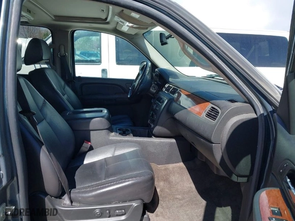 2008 GMC Yukon XL Commercial with VIN 1GKFK163X8J238038, listed as a IAAI auction lot 41948195 with 53,475 mi miles. Bid and sale history available at carsss.com. Image 5.