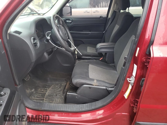 2014 Jeep Patriot Altitude with VIN 1C4NJPBA7ED512632, listed as a Copart auction lot 43197655 with 163,440 mi miles and Salvage Title. Bid and sale history available at DreamBid. Image 7.