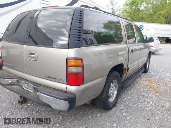 2000 Chevrolet Suburban LT with VIN 3GNFK16T0YG143198, listed as a IAAI auction lot 41992700 with 241,629 mi miles. Bid and sale history available at carsss.com. Image 4.