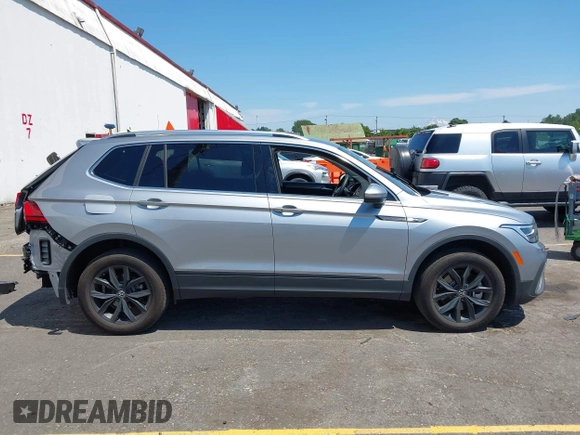 2024 Volkswagen Tiguan SE with VIN 3VV2B7AX6RM149564, listed as a IAAI auction lot 42686972 with 20,350 mi miles and . Bid and sale history available at DreamBid. Image 14.