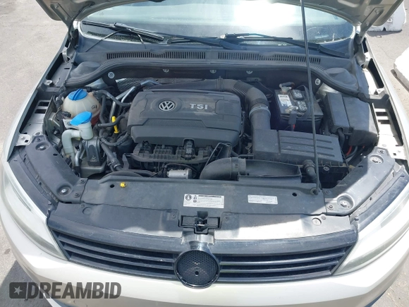 2014 Volkswagen Jetta SE with VIN 3VWD17AJ9EM271431, listed as a IAAI auction lot 42419304 with 143,599 mi miles and . Bid and sale history available at DreamBid. Image 10.