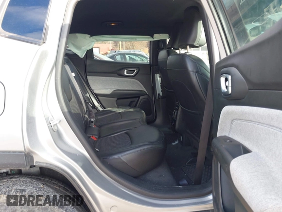 2023 Jeep Compass Latitude with VIN 3C4NJDBN7PT532099, listed as a IAAI auction lot 41485624 with 10,564 mi miles and . Bid and sale history available at DreamBid. Image 8.