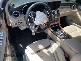 2021 Mercedes-Benz C 300 z VIN W1KWF8DB0MR652112, wystawiony jako Copart lot #52832335 z przebiegiem Nie podano mil oraz Nie do naprawy • Non repairable. Historia ofert i sprzedaży dostępna na DreamBid. Obrazek 8.