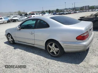 2002 Mercedes-Benz CLK 320/430 z VIN WDBLJ70G92T119391, wystawiony jako Copart lot #58616445 z przebiegiem 134 501 mil mil oraz Szkoda całkowita • Salvage title. Historia ofert i sprzedaży dostępna na DreamBid. Obrazek 2.