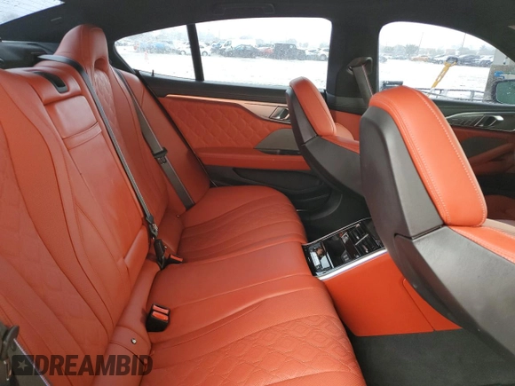 2022 BMW M8 Competition z VIN WBSGV0C01NCJ53223, wystawiony jako Copart lot #76250753 z przebiegiem 25 966 mil mil oraz . Historia ofert i sprzedaży dostępna na DreamBid. Obrazek 10.