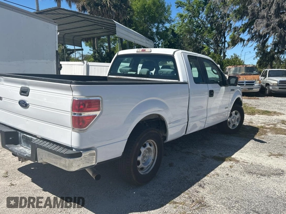2014 Ford F-150 XL with VIN 1FTFX1CT4EKE63854, listed as a Copart auction lot 49923885 with 241,576 mi miles and Clean Title. Bid and sale history available at carsss.com. Image 4.