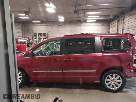 2014 Chrysler Town & Country Touring with VIN 2C4RC1BG4ER300541, listed as a IAAI auction lot 41709855 with 168,052 mi miles. Bid and sale history available at carsss.com. Image 13.