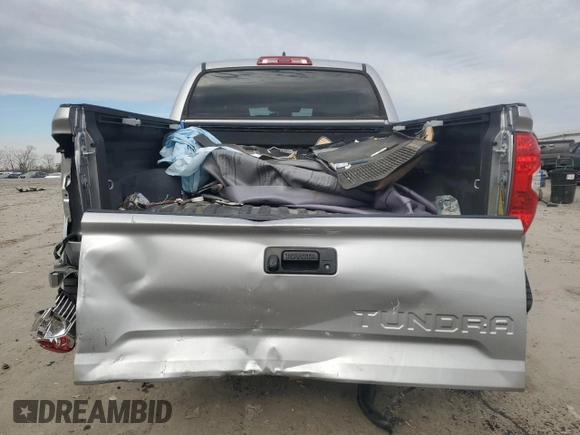 2021 Toyota Tundra Limited z VIN 5TFHY5F14MX985151, wystawiony jako Copart lot #45751005 z przebiegiem 78 962 mil mil oraz Szkoda całkowita • Salvage title. Historia ofert i sprzedaży dostępna na DreamBid. Obrazek 6.