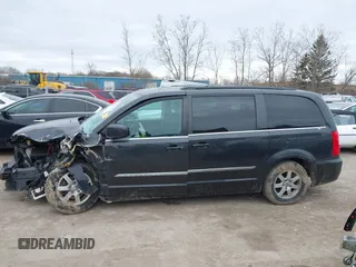 2011 Chrysler Town & Country Touring with VIN 2A4RR5DG0BR781302, listed as a IAAI auction lot 42049909 with 1 mi miles. Bid and sale history available at carsss.com. Image 15.