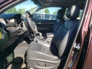 2012 Kia Sorento EX z VIN 5XYKU4A25CG198223, wystawiony jako Copart lot #55207625 z przebiegiem 75 146 mil mil oraz Szkoda całkowita • Salvage title. Historia ofert i sprzedaży dostępna na DreamBid. Obrazek 7.