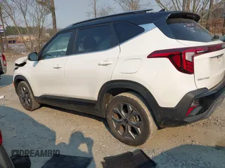 2024 Kia Seltos S z VIN KNDEU2AA2R7475621, wystawiony jako IAAI lot #41673661 z przebiegiem 31 690 mil mil oraz . Historia ofert i sprzedaży dostępna na DreamBid. Obrazek 14.