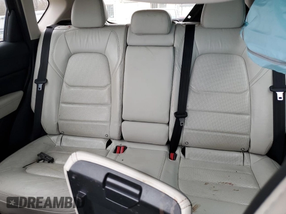 2018 Mazda CX-5 Grand Touring z VIN JM3KFBDM6J0359359, wystawiony jako Copart lot #48018105 z przebiegiem 74 227 mil mil oraz Szkody całkowita. Historia ofert i sprzedaży dostępna na DreamBid. Obrazek 10.