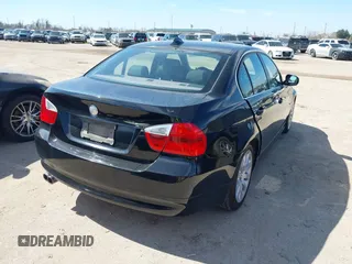 2006 BMW 3 Series 330i z VIN WBAVB335X6PS11101, wystawiony jako IAAI lot #41656554 z przebiegiem 136 673 mil mil oraz . Historia ofert i sprzedaży dostępna na DreamBid. Obrazek 4.