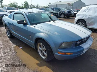 2006 Ford Mustang Standard with VIN 1ZVHT80N865246114, listed as a IAAI auction lot 42284710 with 211,763 mi miles and . Bid and sale history available at DreamBid. Image 1.