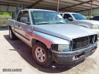 2000 Dodge Ram 1500 with VIN 1B7HC13Y0YJ136863, listed as a IAAI auction lot 42003915 with 1 mi miles. Bid and sale history available at carsss.com. Image 1.