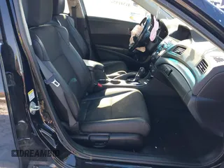 2013 Acura ILX with VIN 19VDE1F32DE015048, listed as a IAAI auction lot 41541956 with 92,403 mi miles. Bid and sale history available at carsss.com. Image 5.