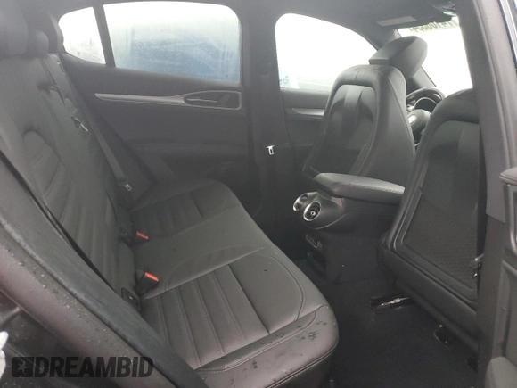 2024 Alfa Romeo Stelvio Veloce z VIN ZASPAKBNXR7D76183, wystawiony jako Copart lot #74106334 z przebiegiem Nie podano mil oraz Nie do naprawy • Non repairable. Historia ofert i sprzedaży dostępna na DreamBid. Obrazek 11.