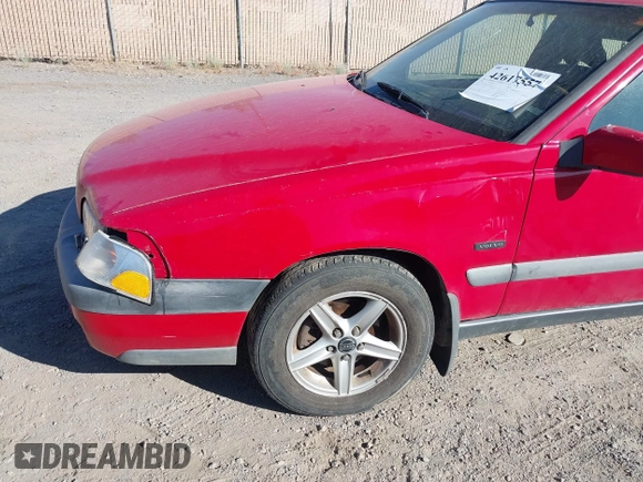 1998 Volvo V70 XC Cross Country z VIN YV1LZ5640W2526081, wystawiony jako IAAI lot #42617557 z przebiegiem Nie podano mil oraz . Historia ofert i sprzedaży dostępna na DreamBid. Obrazek 6.