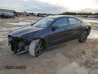 2024 Mercedes-Benz CLA 250 z VIN W1K5J4HB5RN452015, wystawiony jako Copart lot #79167324 z przebiegiem 4 767 mil mil oraz Szkoda całkowita • Salvage title. Historia ofert i sprzedaży dostępna na DreamBid. Obrazek 1.