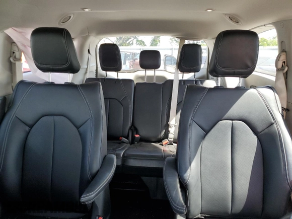2024 Chrysler Pacifica Hybrid Select with VIN 2C4RC1S7XRR126898, listed as a Copart auction lot 56998225 with 25,971 mi miles and Clean title. Bid and sale history available at DreamBid. Image 10.