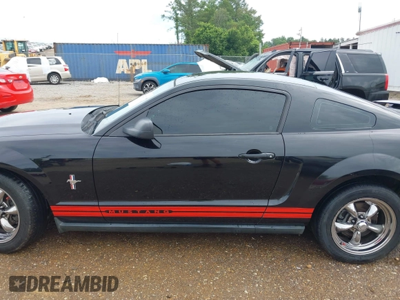 2006 Ford Mustang Standard with VIN 1ZVFT80N965157675, listed as a IAAI auction lot 42472331 with 153,220 mi miles and . Bid and sale history available at DreamBid. Image 15.